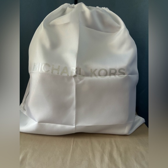 NWT Authentic Michael Kors Large Backpack with Wallet/Chain With Dustbag - Picture 9 of 9